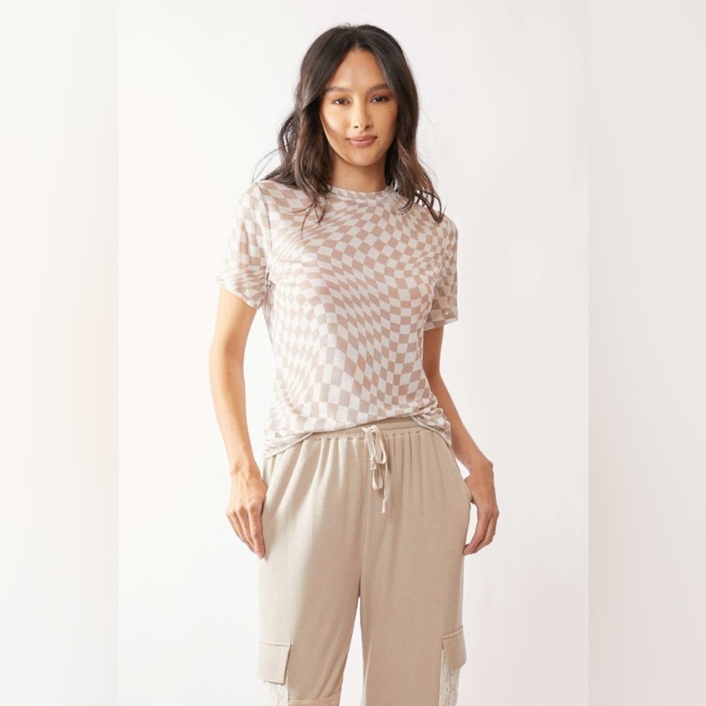 🟠 363B-TAUPE. Checkered Mesh Short Sleeve Top